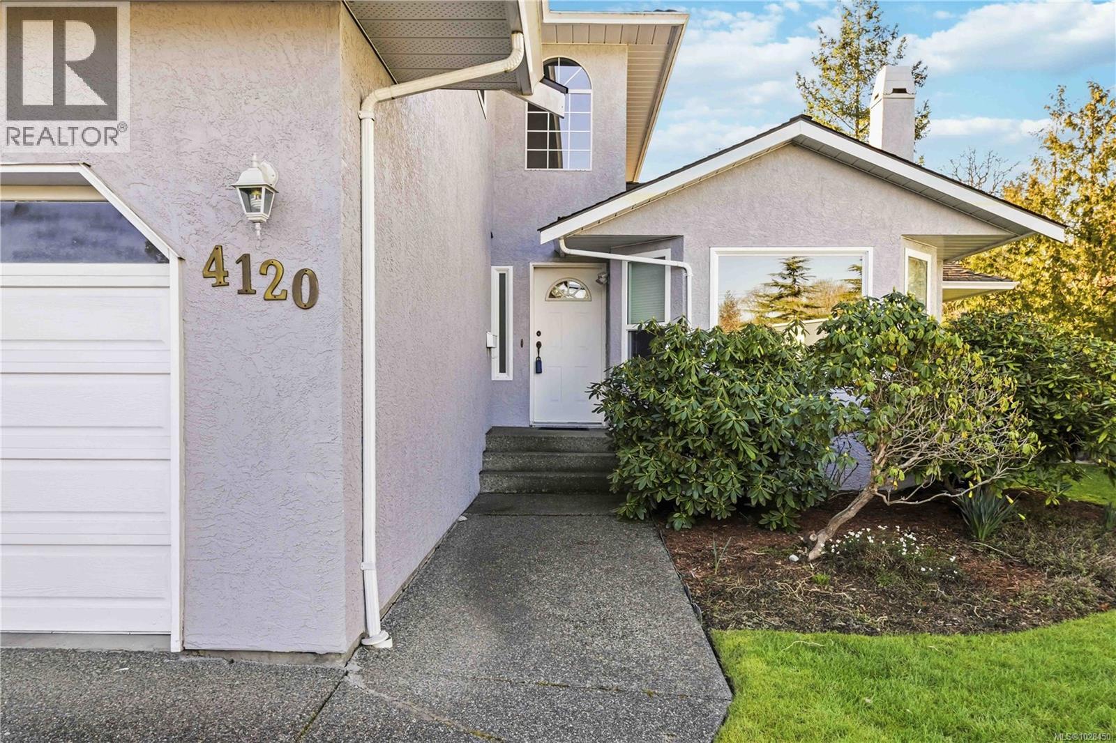 4120 Ambassy Pl, Saanich, British Columbia  V8X 2M4 - Photo 2 - 1028450