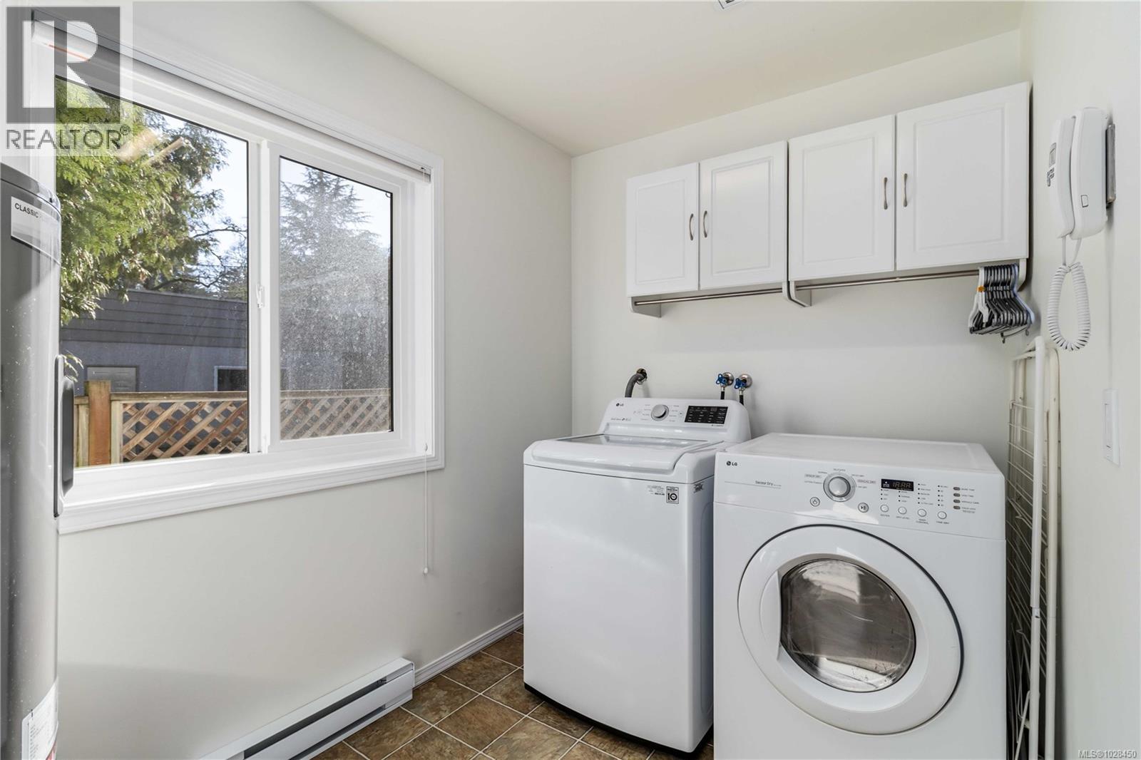 4120 Ambassy Pl, Saanich, British Columbia  V8X 2M4 - Photo 22 - 1028450