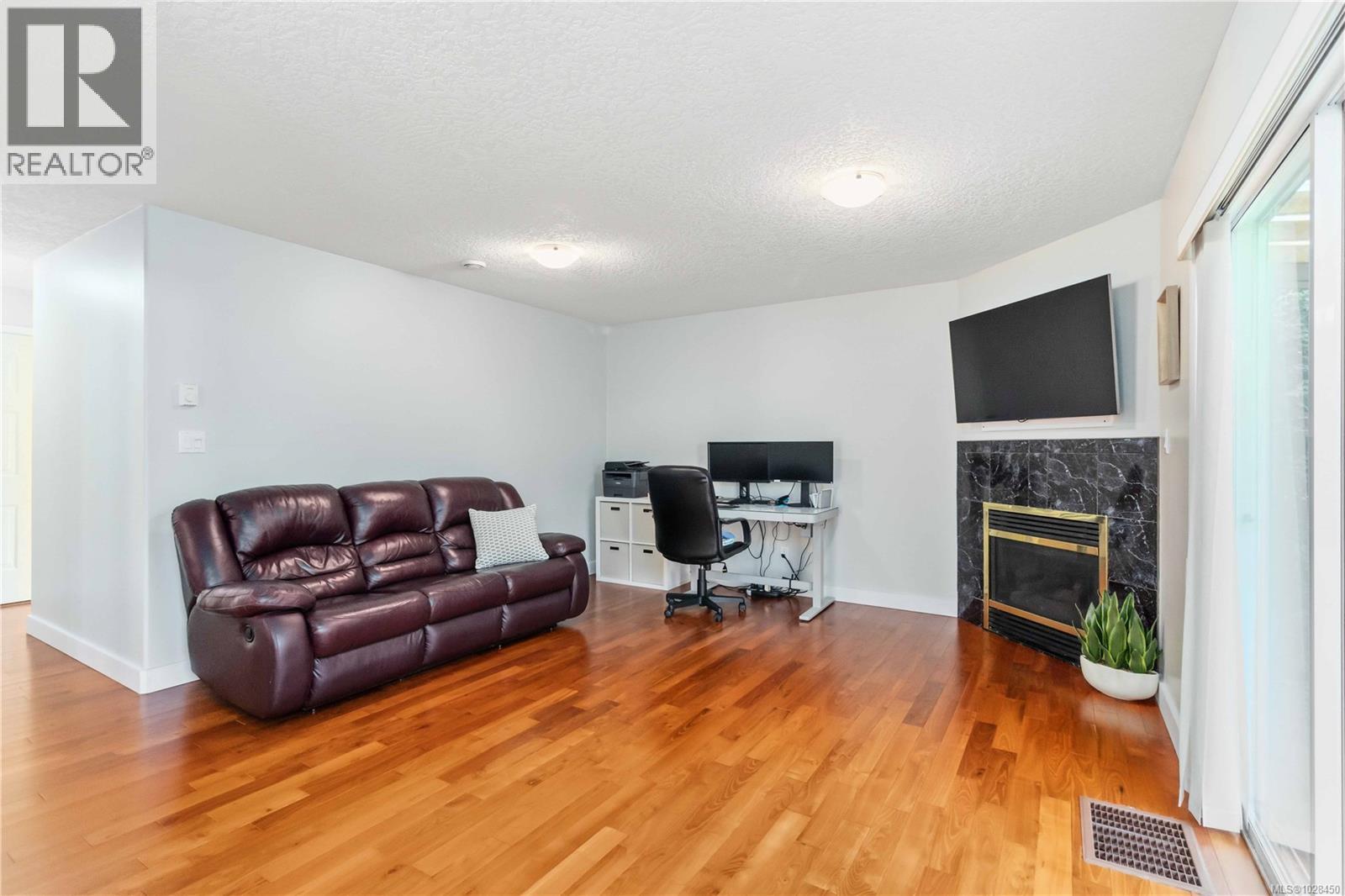 4120 Ambassy Pl, Saanich, British Columbia  V8X 2M4 - Photo 9 - 1028450