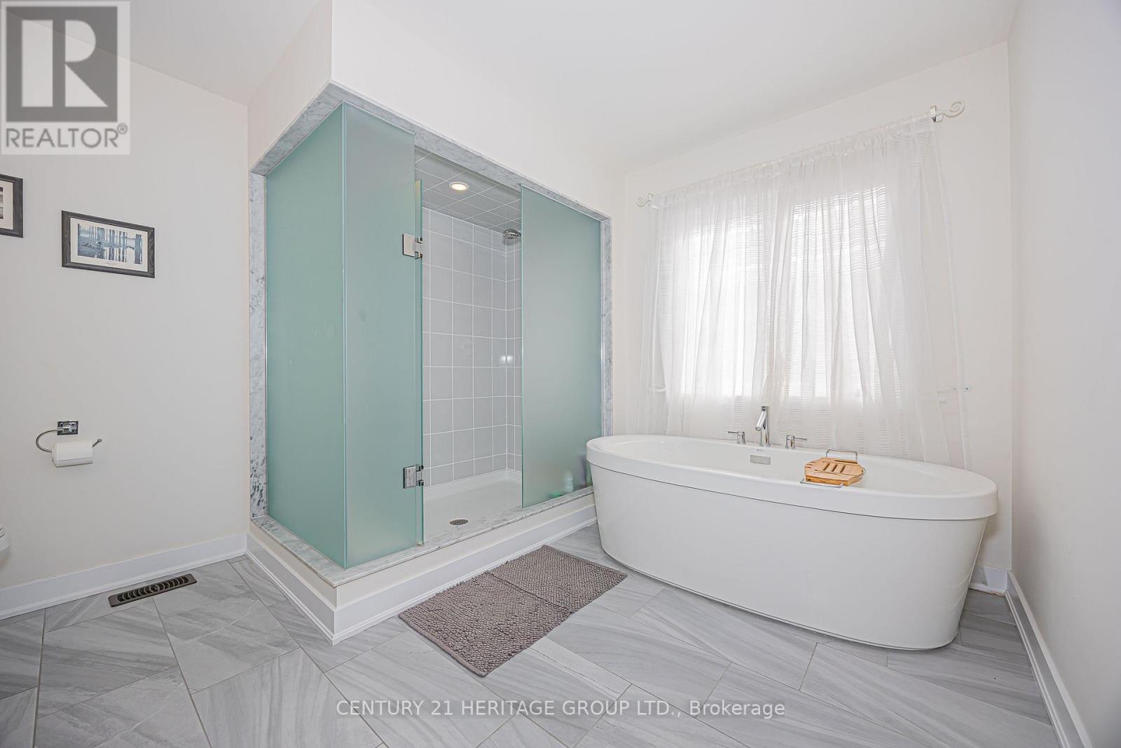 25 Helliwell Crescent, Richmond Hill, Ontario  L4E 1C7 - Photo 26 - N12857104