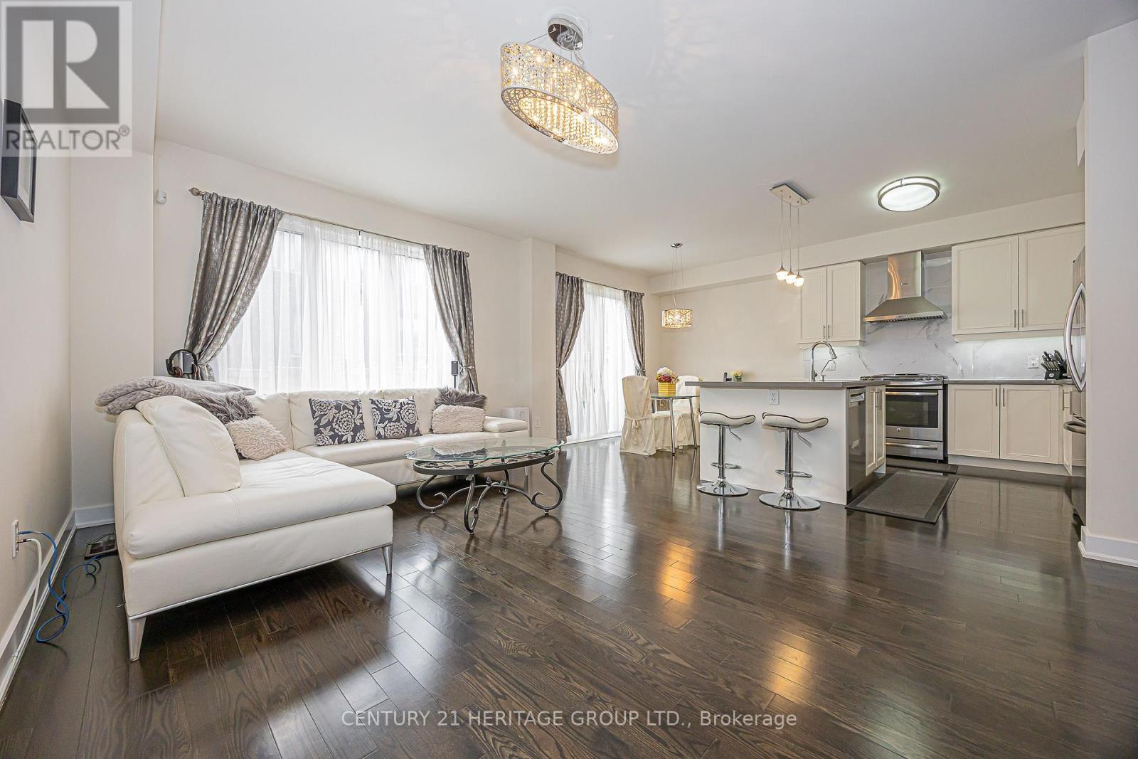 25 Helliwell Crescent, Richmond Hill, Ontario  L4E 1C7 - Photo 8 - N12857104