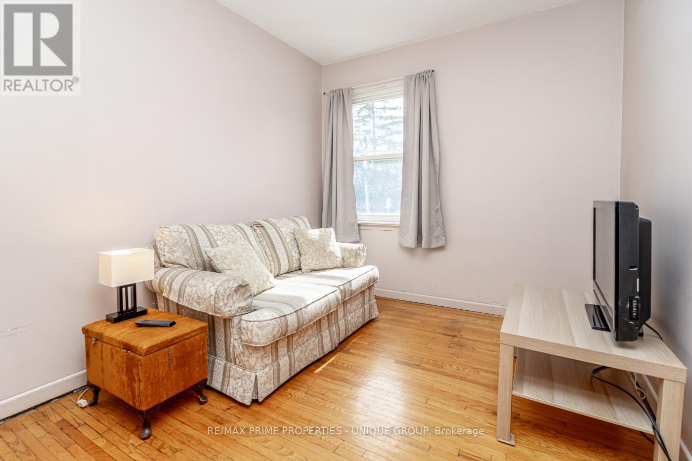 425 Centre Street E, Richmond Hill (Crosby), Ontario  L4C 1B8 - Photo 10 - N12867830