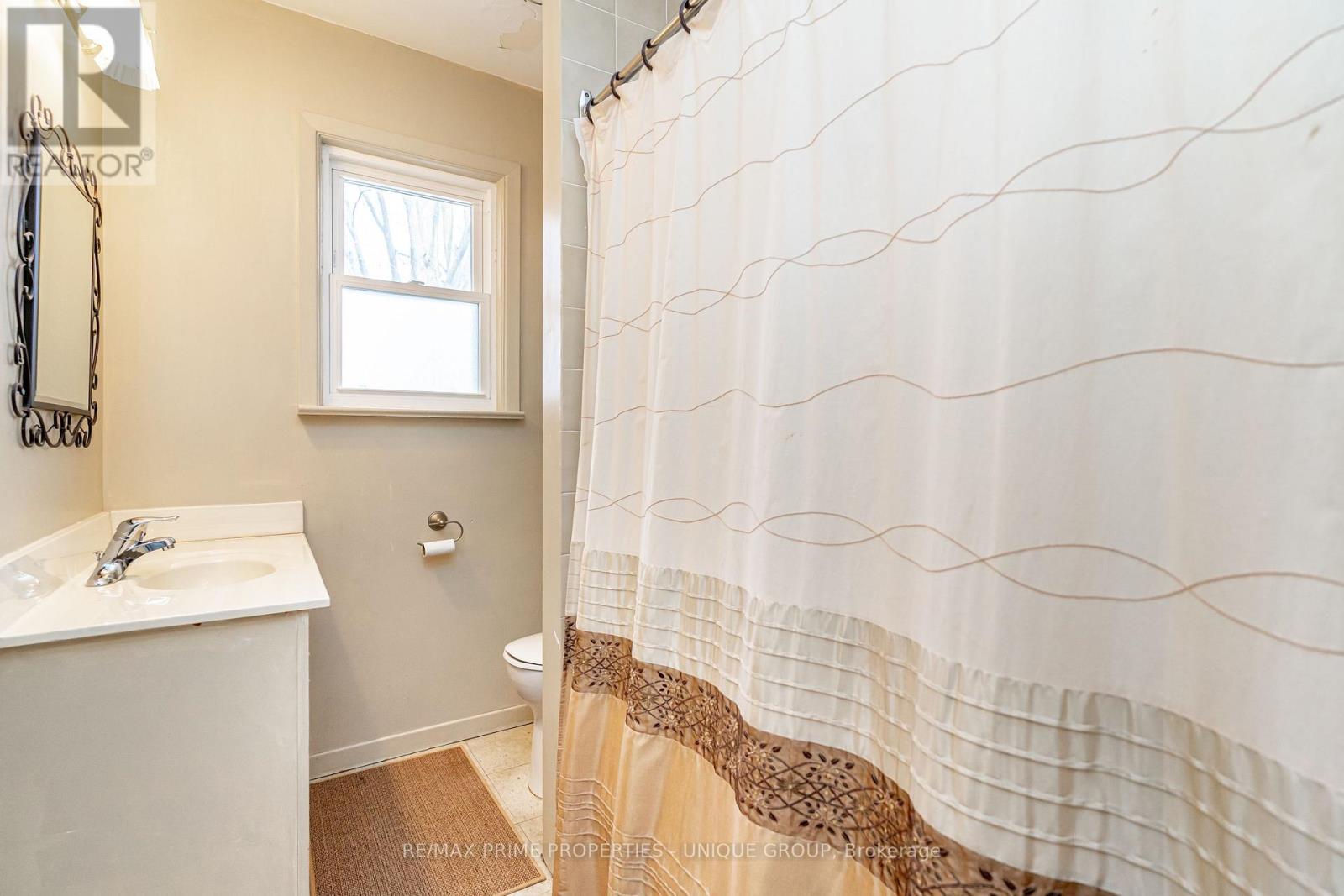 425 Centre Street E, Richmond Hill (Crosby), Ontario  L4C 1B8 - Photo 11 - N12867830