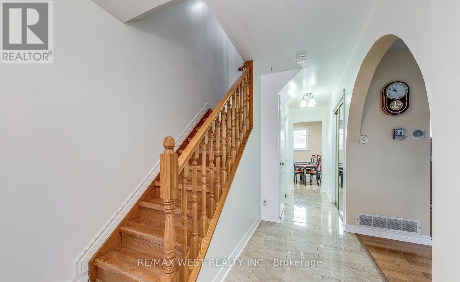 43 Flamingo Crescent, Brampton (Southgate), Ontario  L6T 2G6 - Photo 22 - W12862262