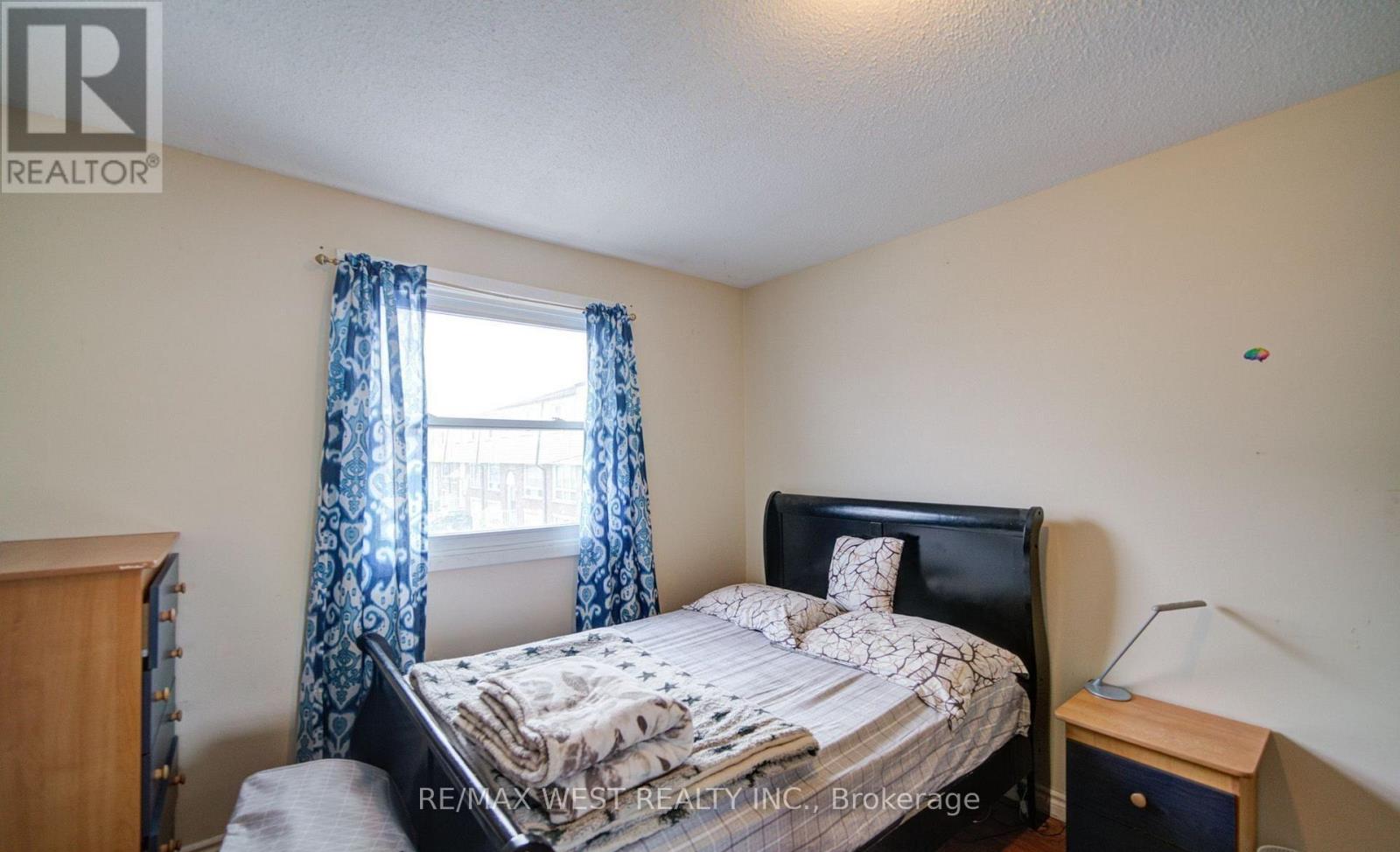 71 - 3525 Brandon Gate Drive, Mississauga (Malton), Ontario  L4T 3M3 - Photo 35 - W12865106