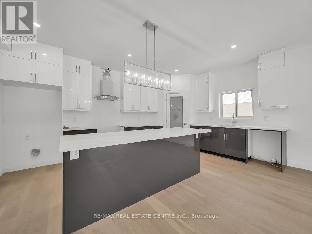 Lot 25 - 845 Darnley Boulevard, London South (South U), Ontario  N6M 0L9 - Photo 19 - X12843958