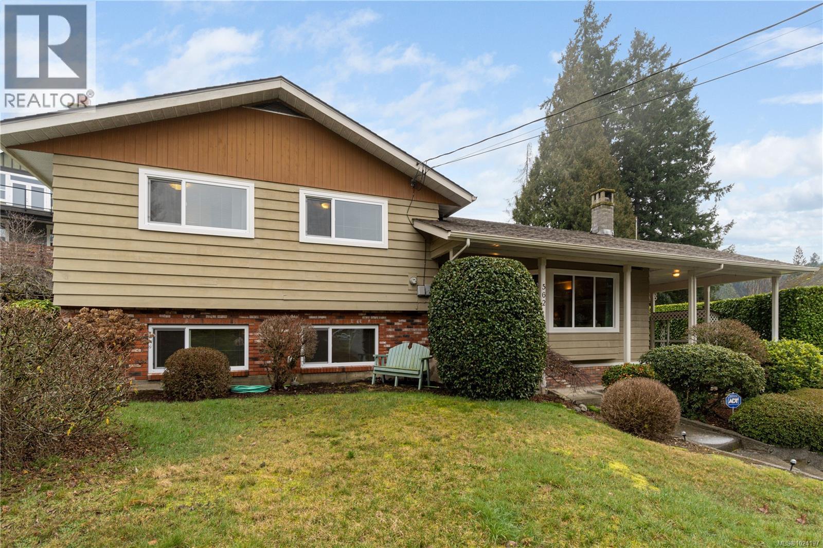 562 Rothdale Rd, Ladysmith, British Columbia  V9G 1W5 - Photo 2 - 1024197