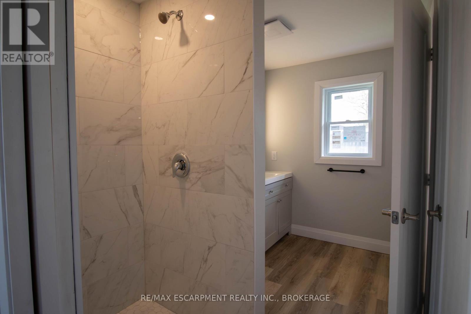 3 - 539 Woodlawn Road, Welland (N. Welland), Ontario  L3C 3K2 - Photo 8 - X12870882