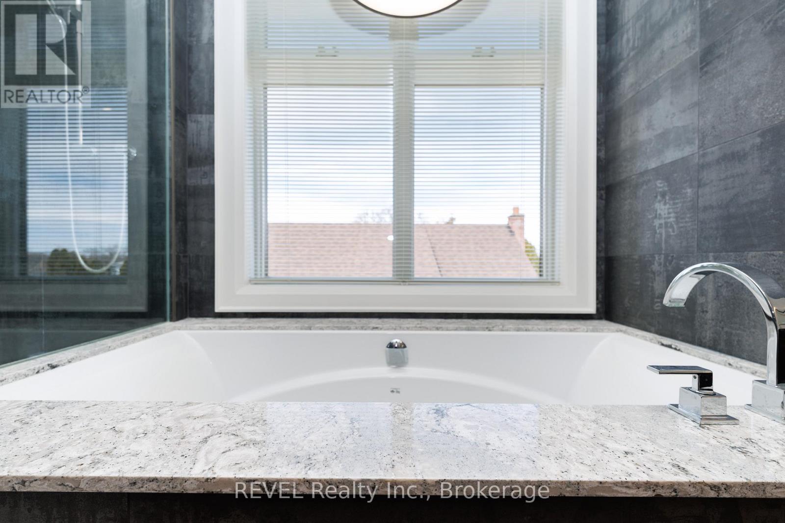 190 Oakdale Avenue, St. Catharines, Ontario  L2P 2K8 - Photo 30 - X12870928