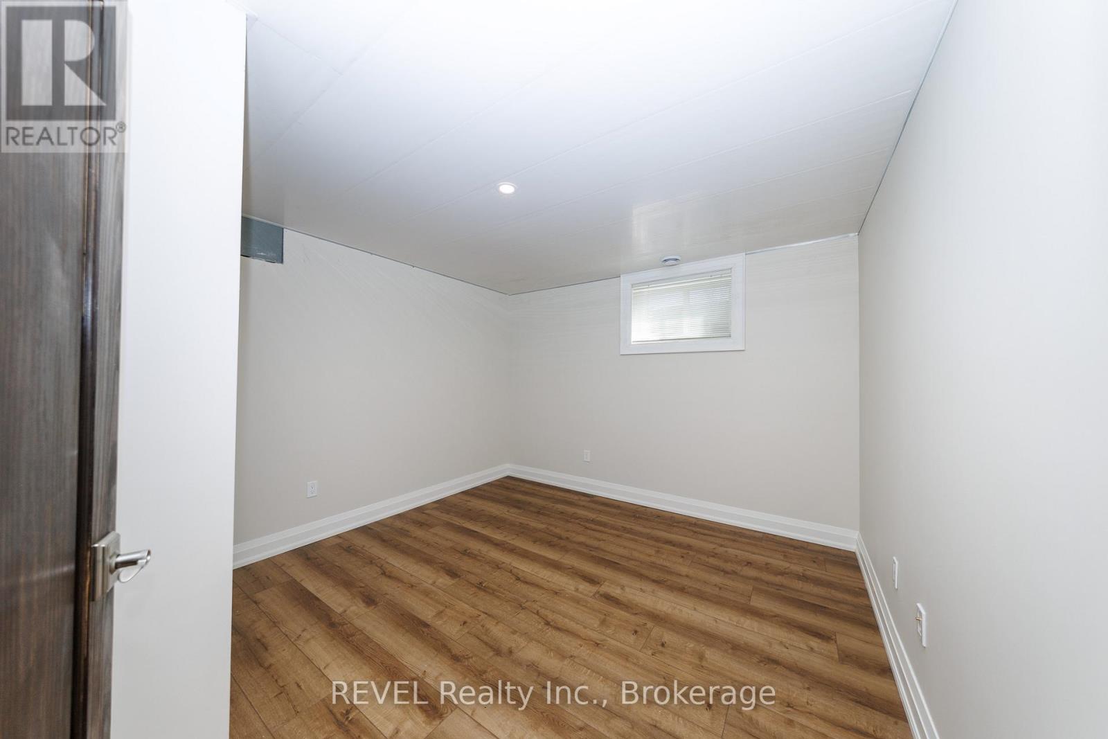 190 Oakdale Avenue, St. Catharines, Ontario  L2P 2K8 - Photo 38 - X12870928