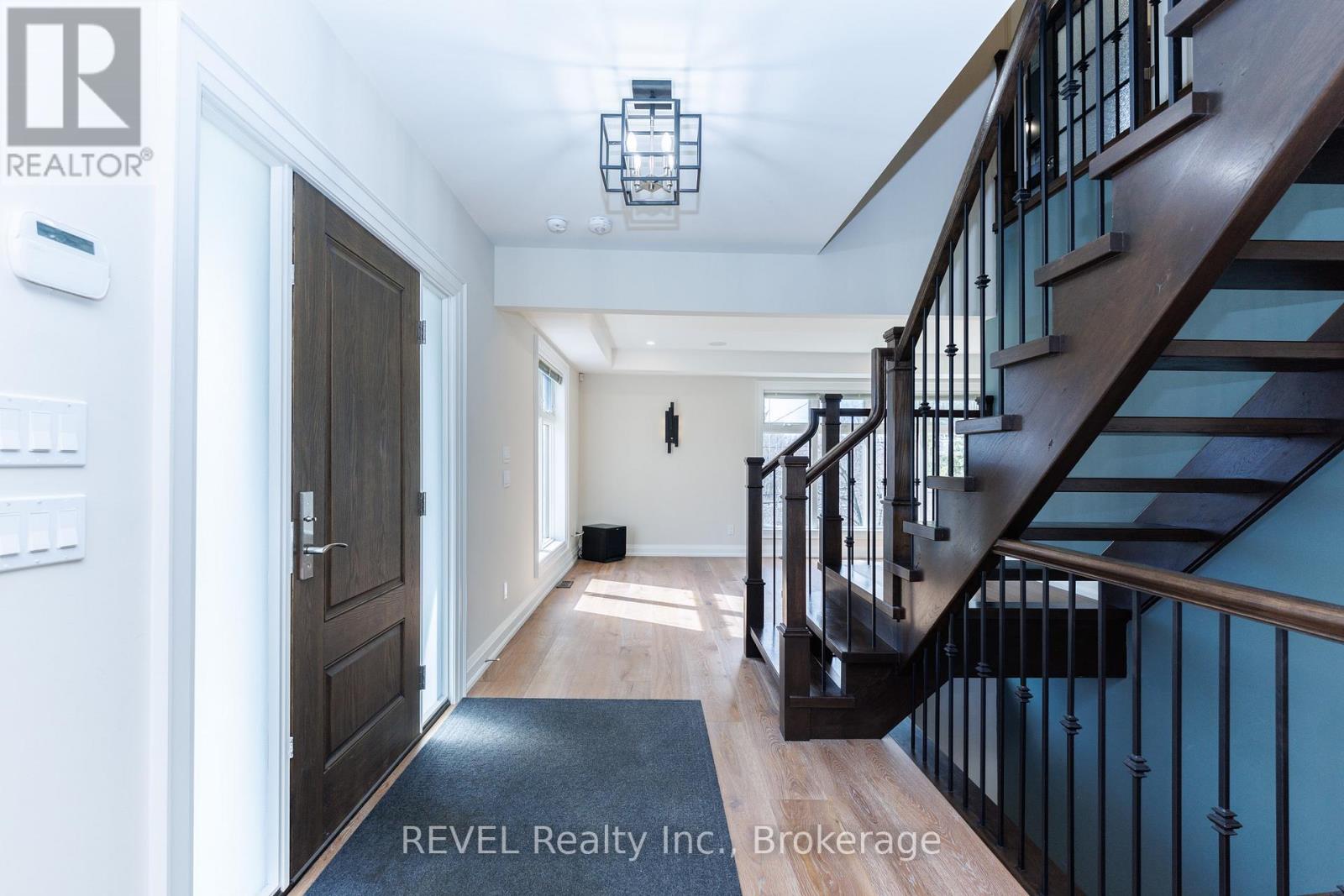 190 Oakdale Avenue, St. Catharines, Ontario  L2P 2K8 - Photo 7 - X12870928