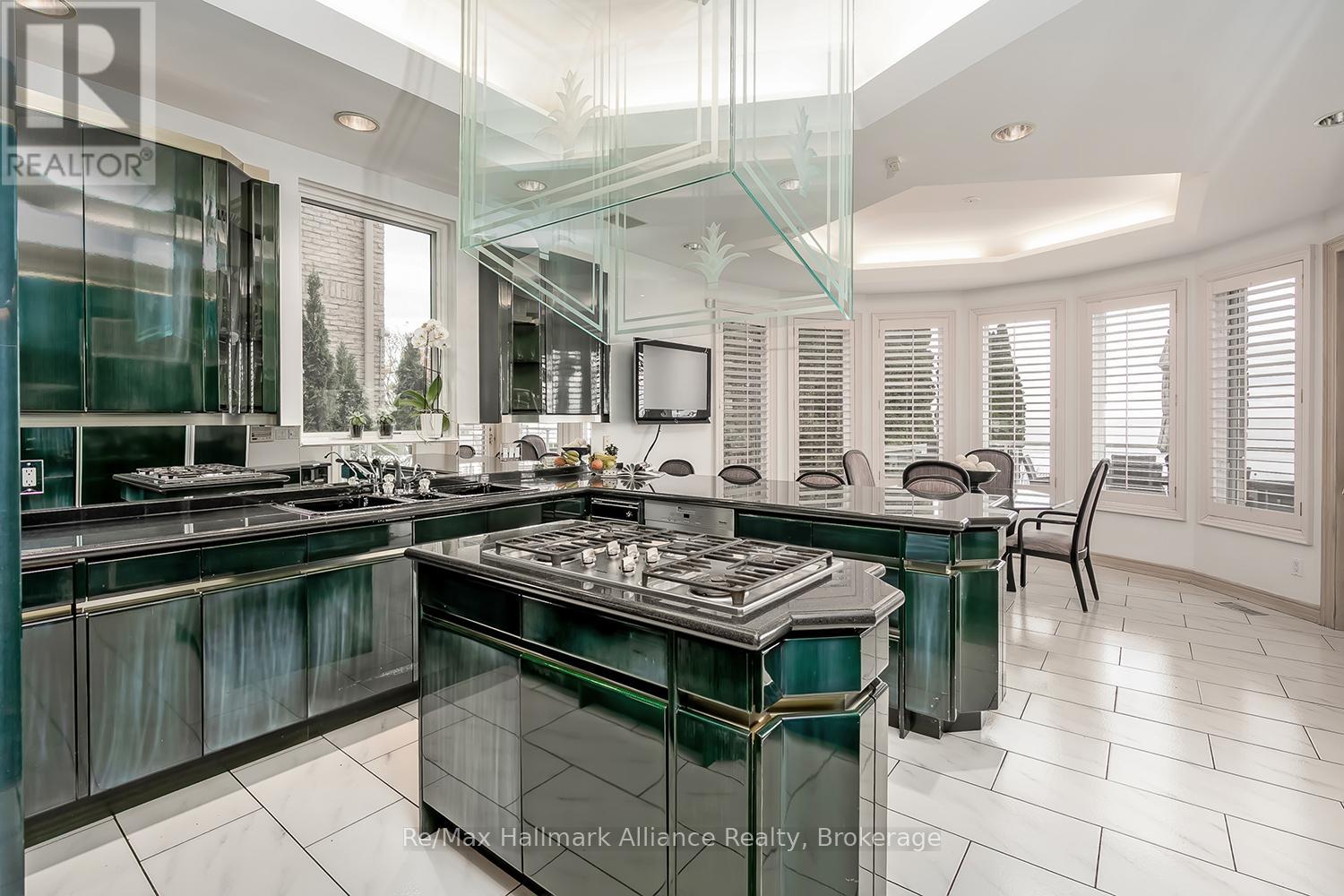 3206 Shoreline Drive, Oakville (Br Bronte), Ontario  L6L 5X4 - Photo 10 - W12871004