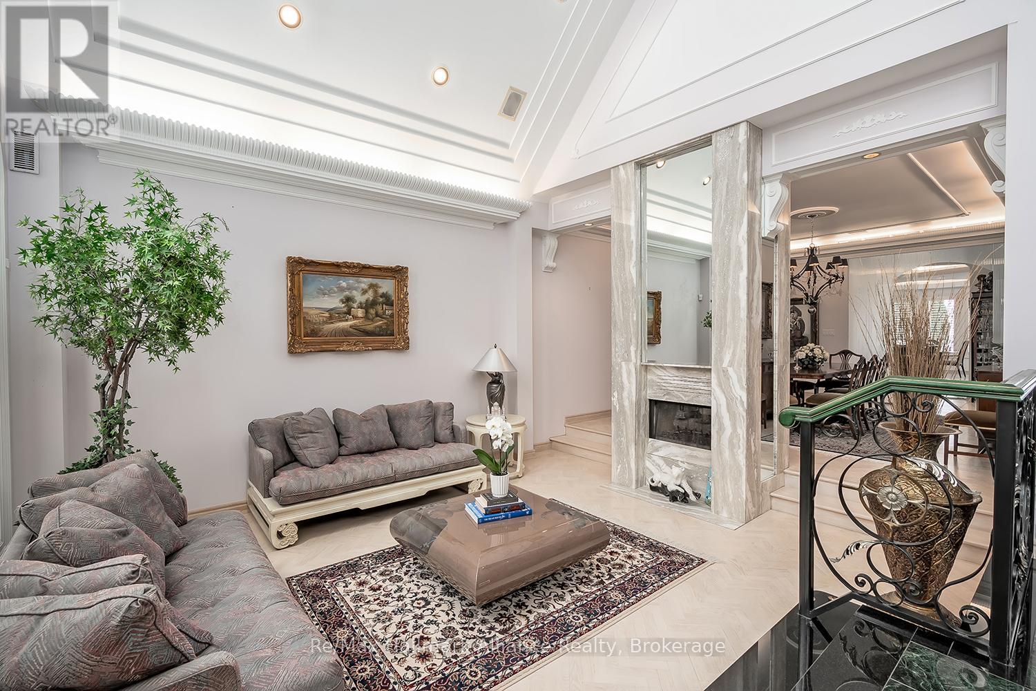 3206 Shoreline Drive, Oakville (Br Bronte), Ontario  L6L 5X4 - Photo 7 - W12871004