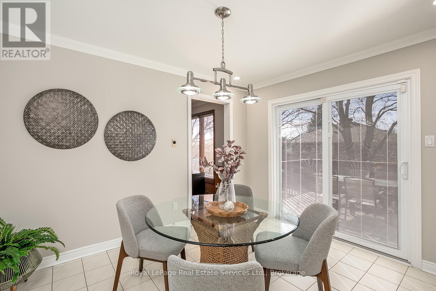 1274 Hilton Lane, Oakville, Ontario  L6M 2V2 - Photo 16 - W12871092