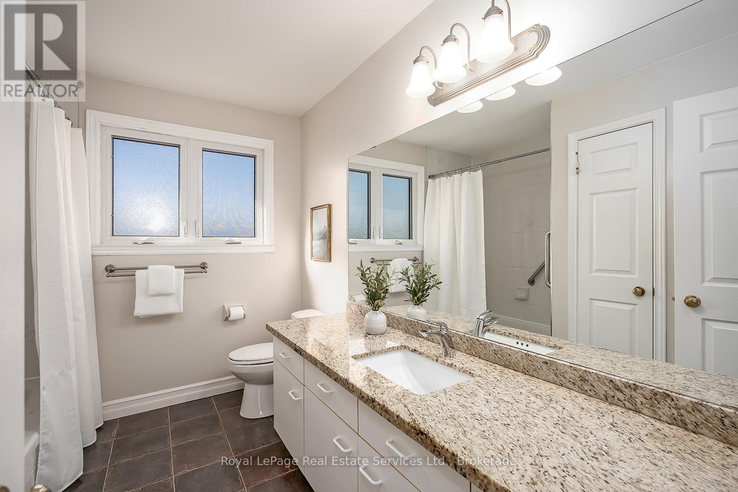 1274 Hilton Lane, Oakville, Ontario  L6M 2V2 - Photo 34 - W12871092