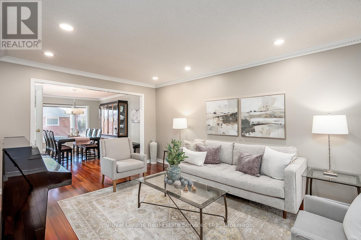 1274 Hilton Lane, Oakville, Ontario  L6M 2V2 - Photo 7 - W12871092