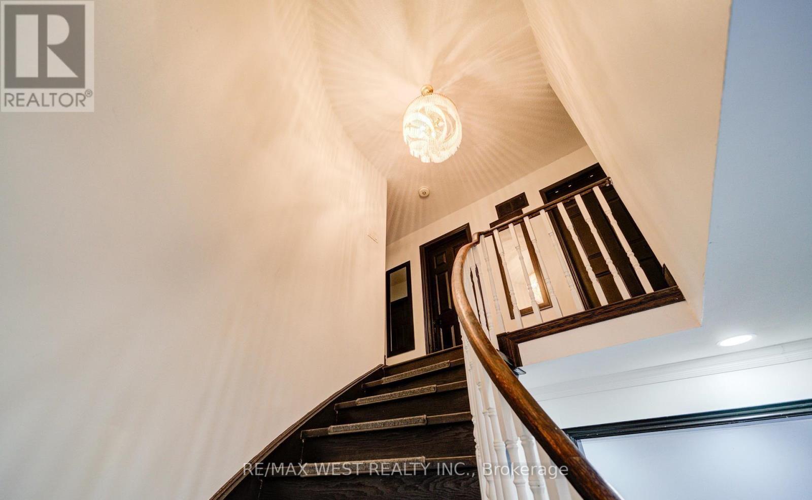 1648 Pepperwood Gate, Pickering, Ontario  L1X 2K3 - Photo 16 - E12859270