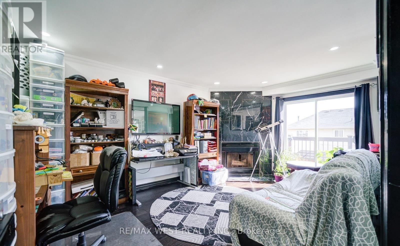 1648 Pepperwood Gate, Pickering, Ontario  L1X 2K3 - Photo 13 - E12859270