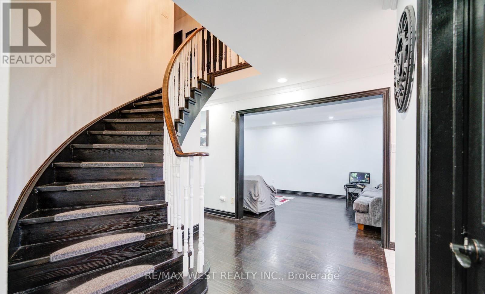 1648 Pepperwood Gate, Pickering, Ontario  L1X 2K3 - Photo 15 - E12859270