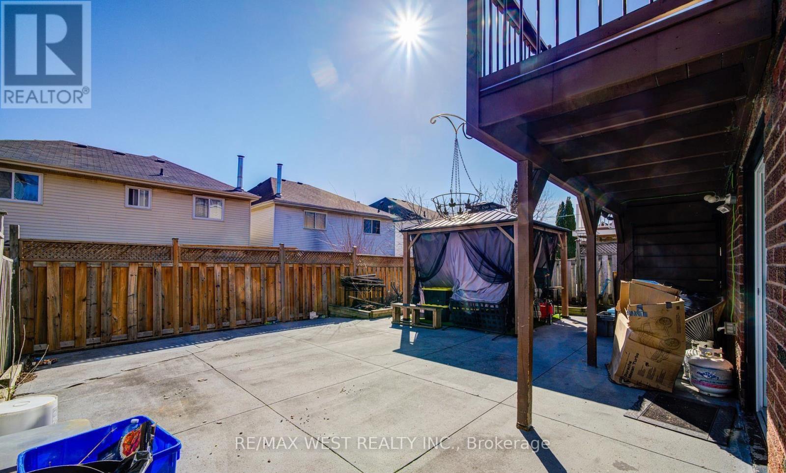 1648 Pepperwood Gate, Pickering, Ontario  L1X 2K3 - Photo 24 - E12859270