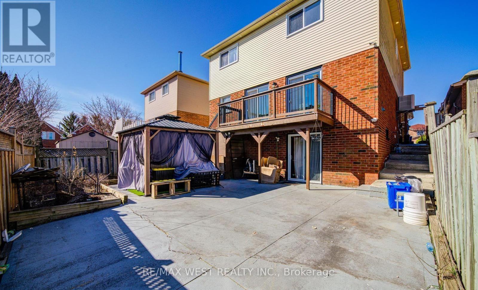 1648 Pepperwood Gate, Pickering, Ontario  L1X 2K3 - Photo 23 - E12859270