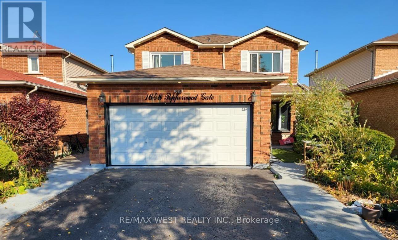 1648 Pepperwood Gate, Pickering, Ontario  L1X 2K3 - Photo 2 - E12859270