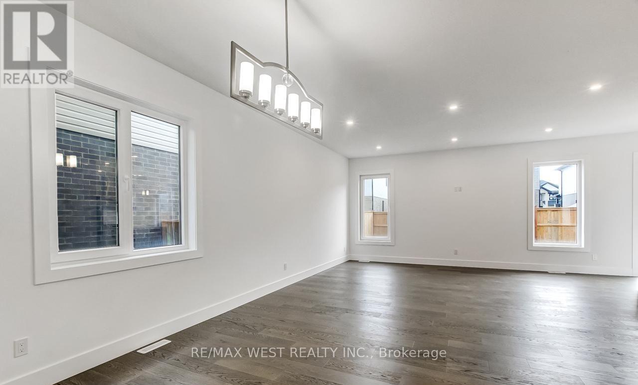 92 Poole Crescent, Middlesex Centre, Ontario  N0L 1R0 - Photo 5 - X12858336