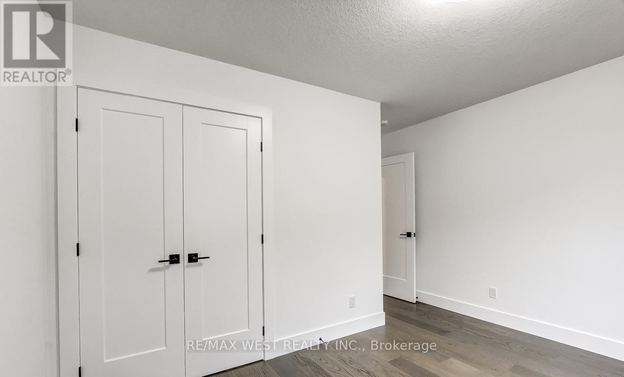 92 Poole Crescent, Middlesex Centre, Ontario  N0L 1R0 - Photo 17 - X12858336