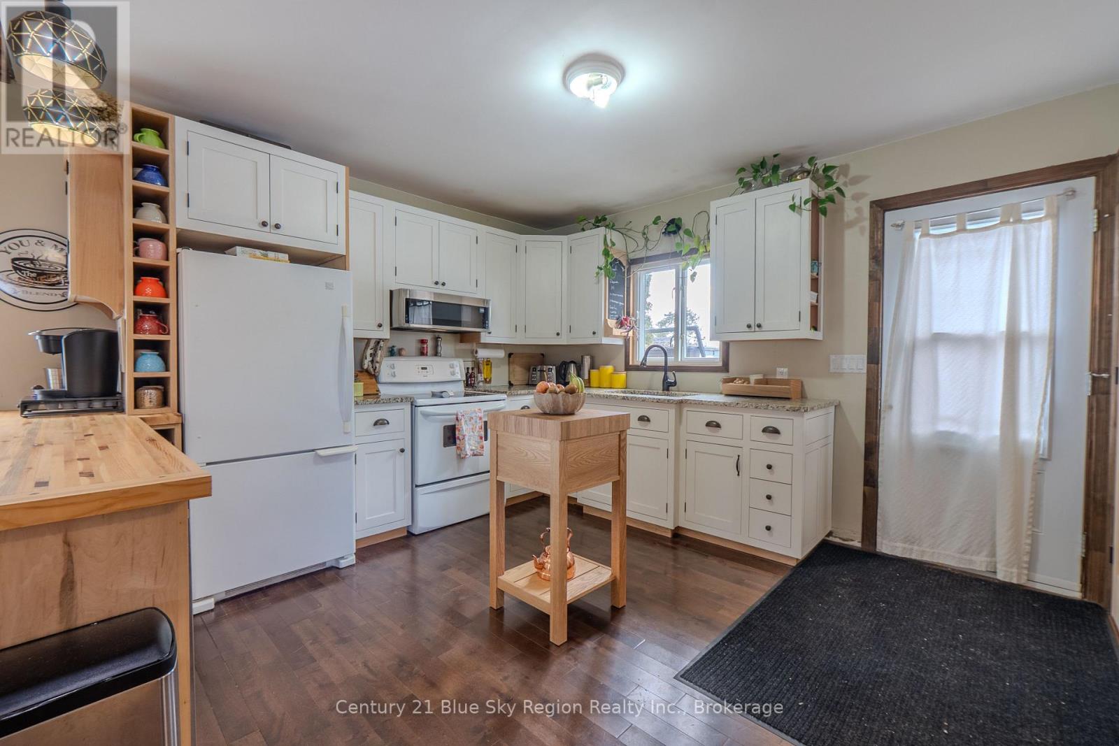 167 Cache Bay Road, West Nipissing (Sturgeon Falls), Ontario  P2B 3H2 - Photo 3 - X12870918