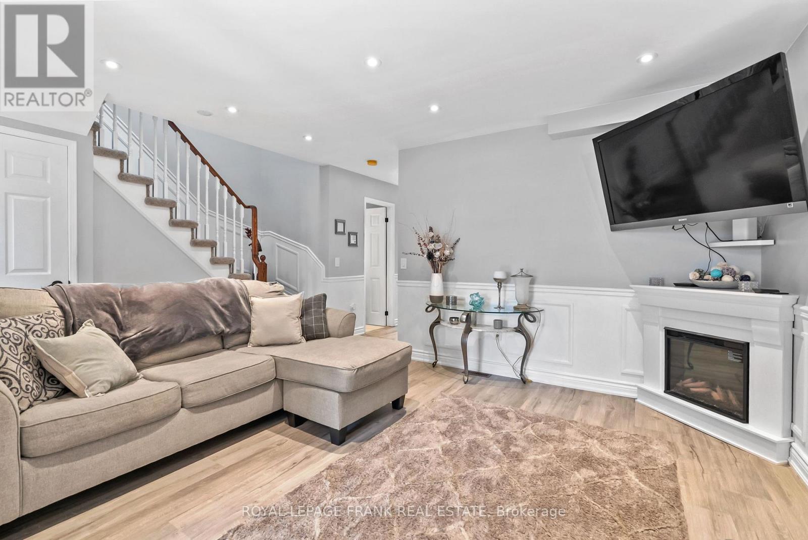 24 Ingold Lane, Ajax (Central), Ontario  L1Z 1K3 - Photo 4 - E12870948