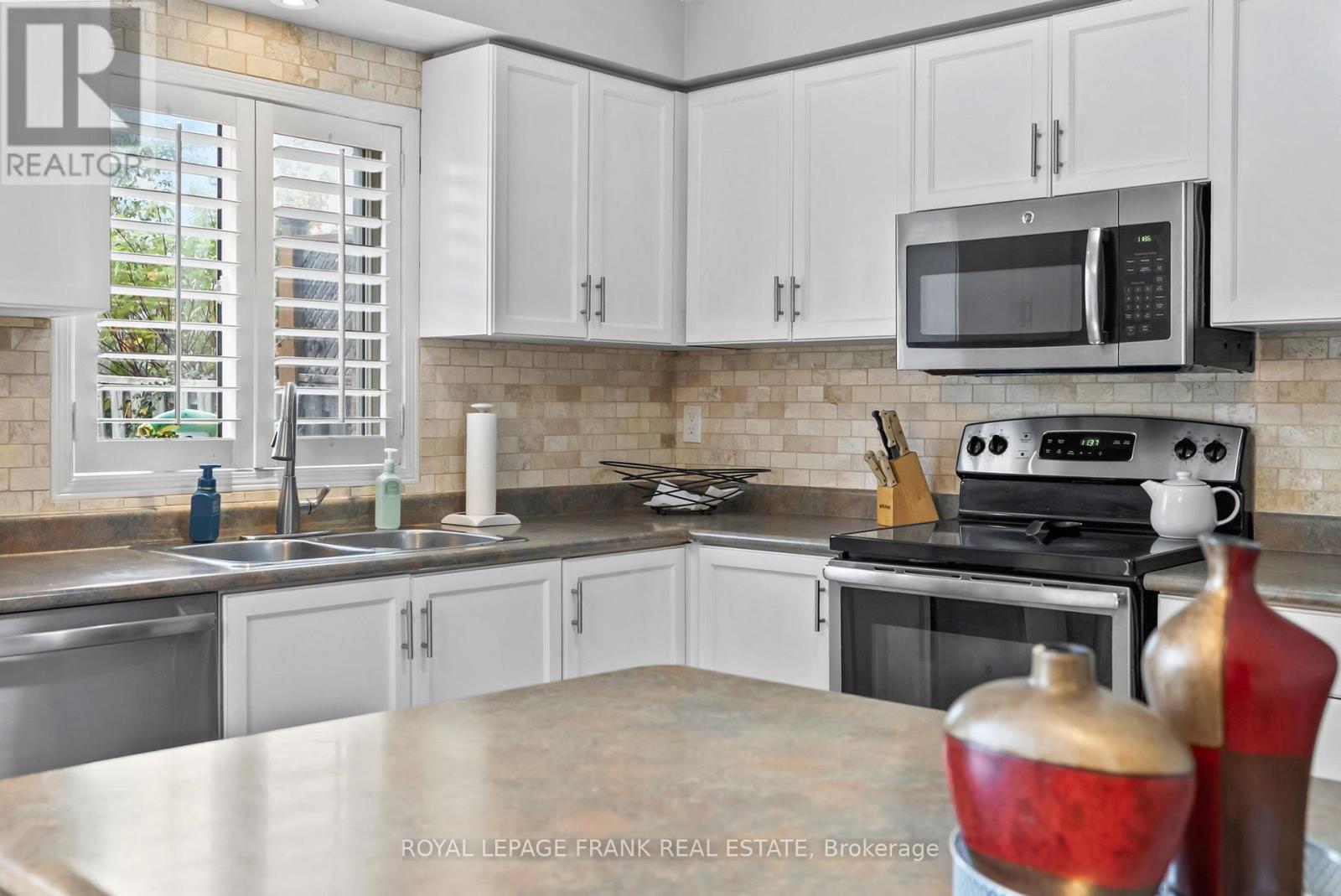 24 Ingold Lane, Ajax (Central), Ontario  L1Z 1K3 - Photo 7 - E12870948