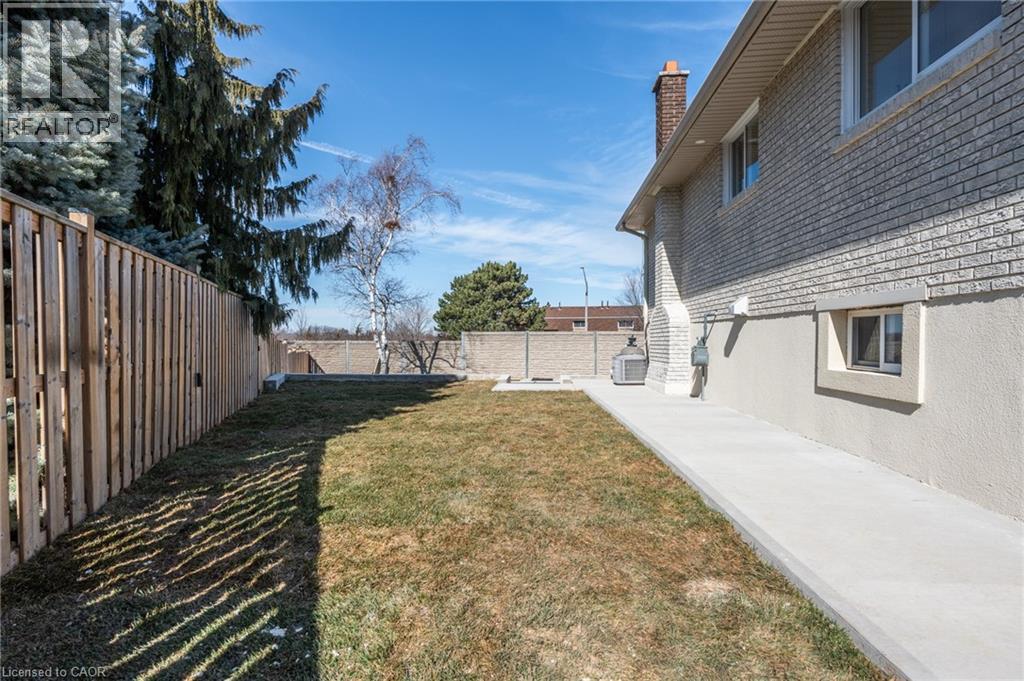 64 Brookstream Court, Hamilton, Ontario  L8K 6J2 - Photo 35 - 40808555