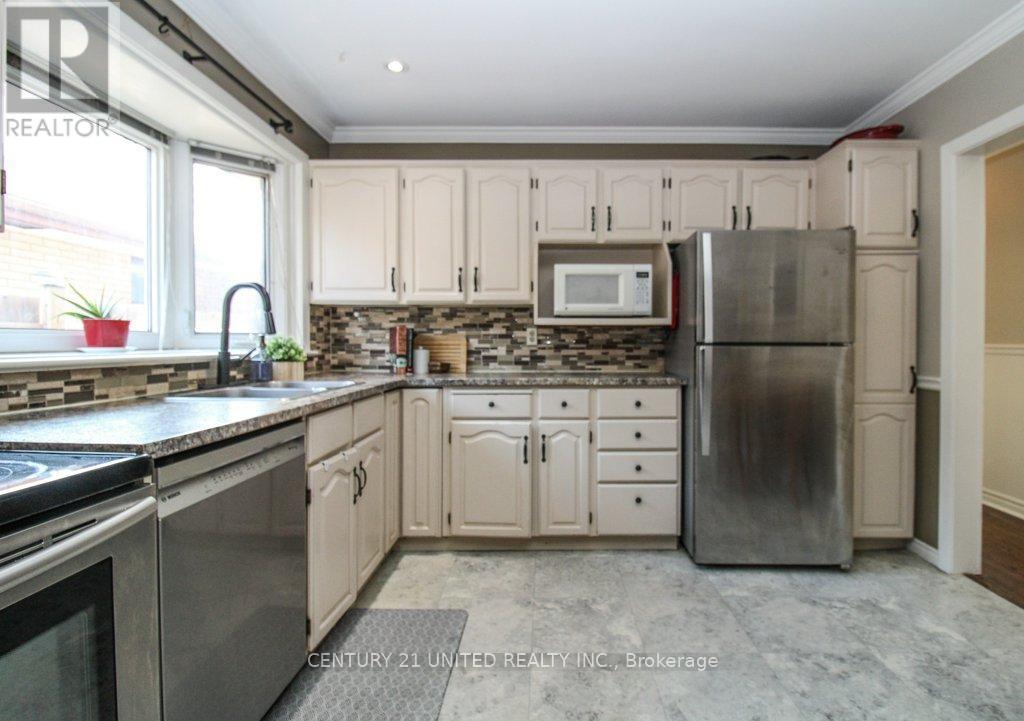 953 Oriole Drive, Peterborough (Northcrest Ward 5), Ontario  K9H 6K6 - Photo 10 - X12871180