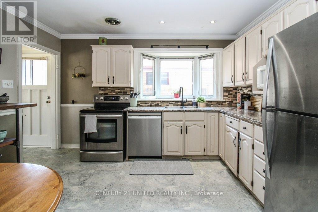 953 Oriole Drive, Peterborough (Northcrest Ward 5), Ontario  K9H 6K6 - Photo 13 - X12871180