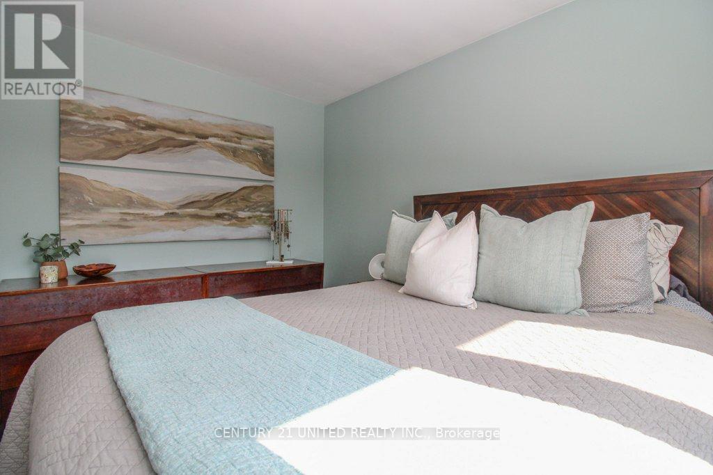 953 Oriole Drive, Peterborough (Northcrest Ward 5), Ontario  K9H 6K6 - Photo 17 - X12871180