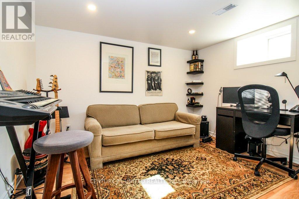 953 Oriole Drive, Peterborough (Northcrest Ward 5), Ontario  K9H 6K6 - Photo 30 - X12871180