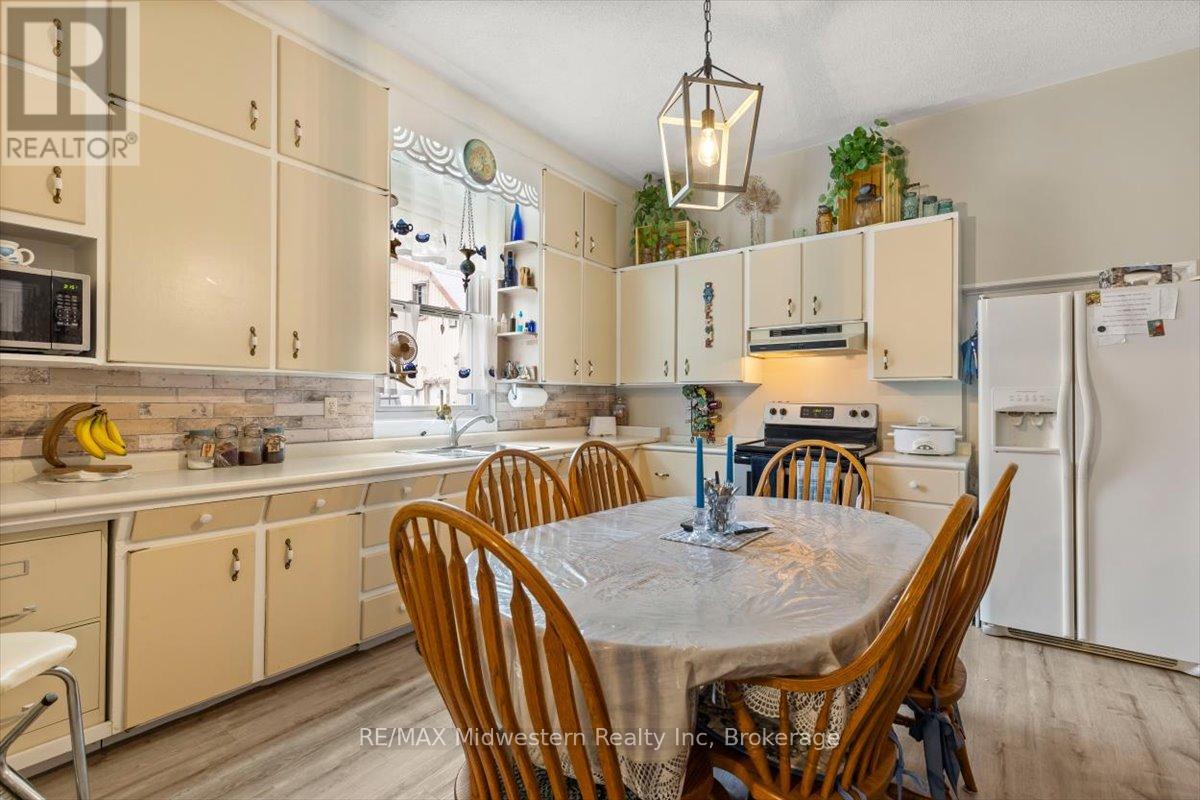 163 John Street S, Minto, Ontario  N0G 1Z0 - Photo 11 - X12871084