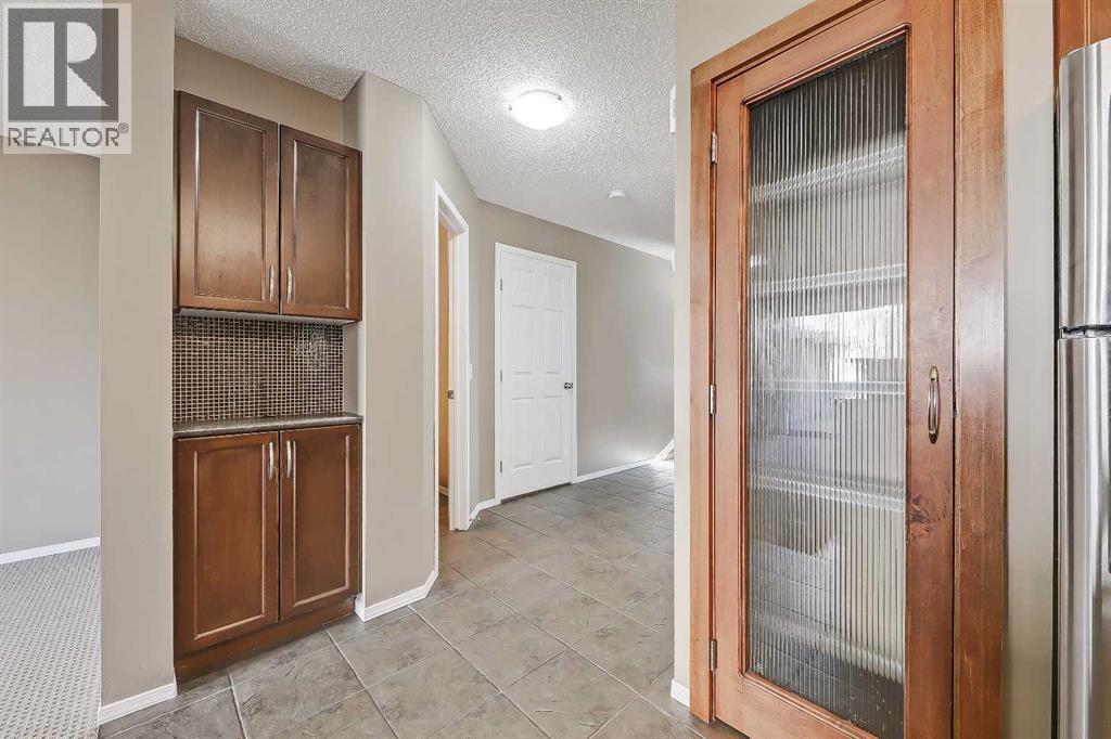 161 Eversyde Common Sw, Calgary, Alberta  T2Y 4Z5 - Photo 7 - A2285414