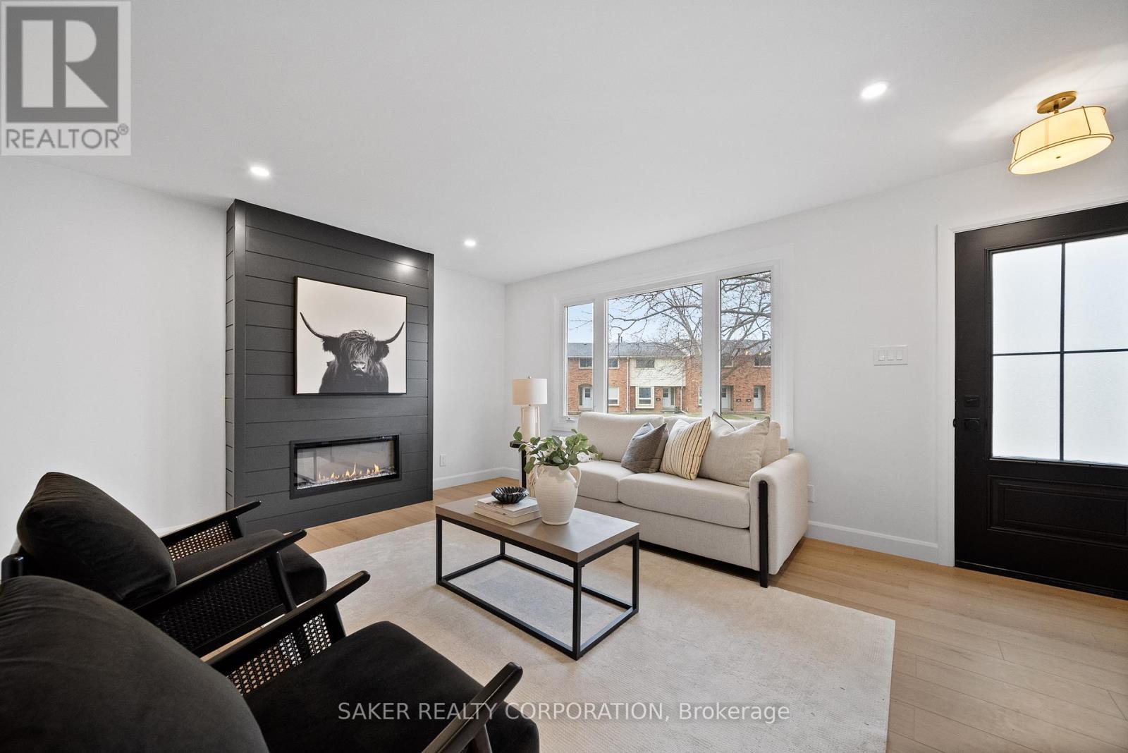 206 Admiral Drive, London East, Ontario  N5V 1H8 - Photo 5 - X12871048