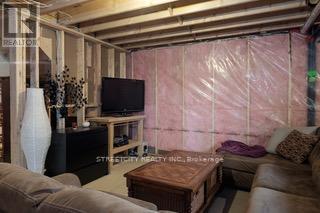 2091 Wateroak Drive, London North, Ontario  N6G 5B4 - Photo 24 - X12871058