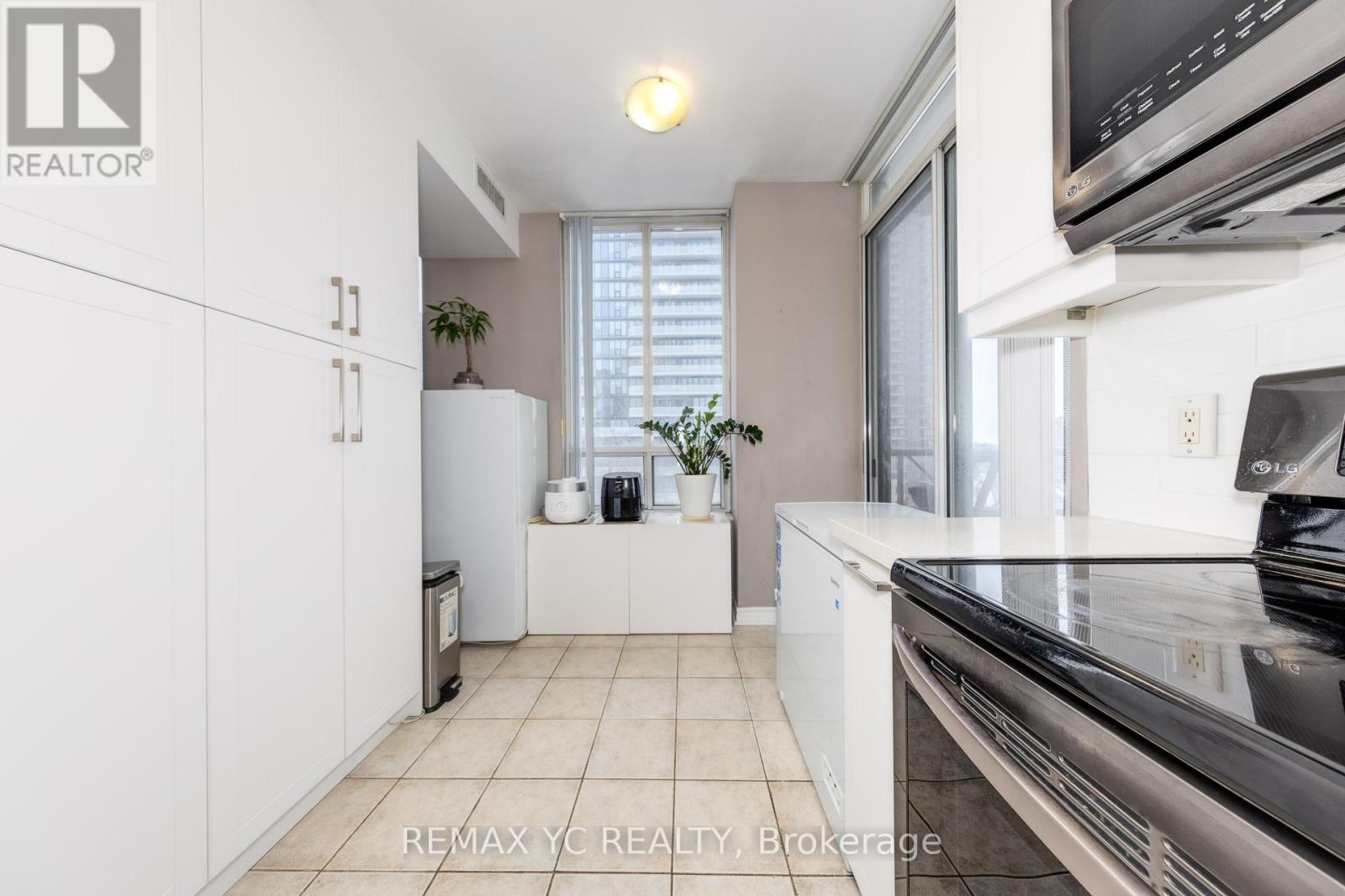 802 - 28 Byng Avenue, Toronto, Ontario  M2N 7H4 - Photo 12 - C12870868