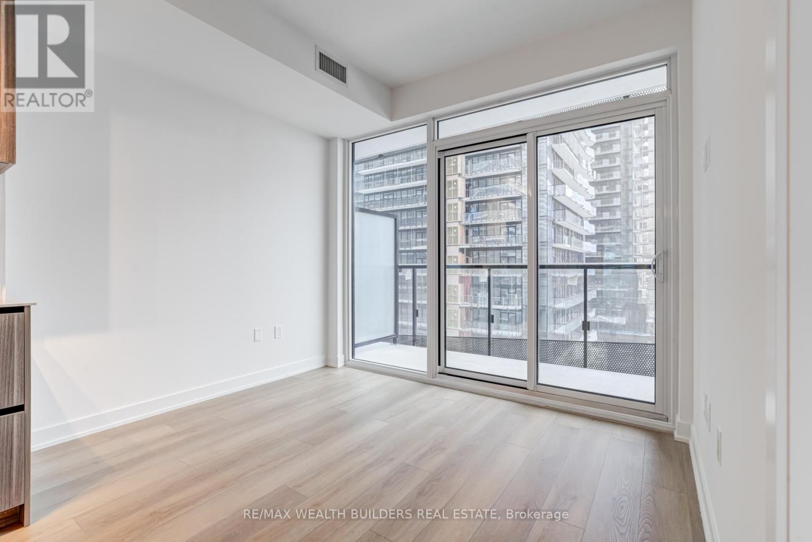 1006 - 117 Broadway Avenue N, Toronto, Ontario  M4P 1V3 - Photo 15 - C12871184