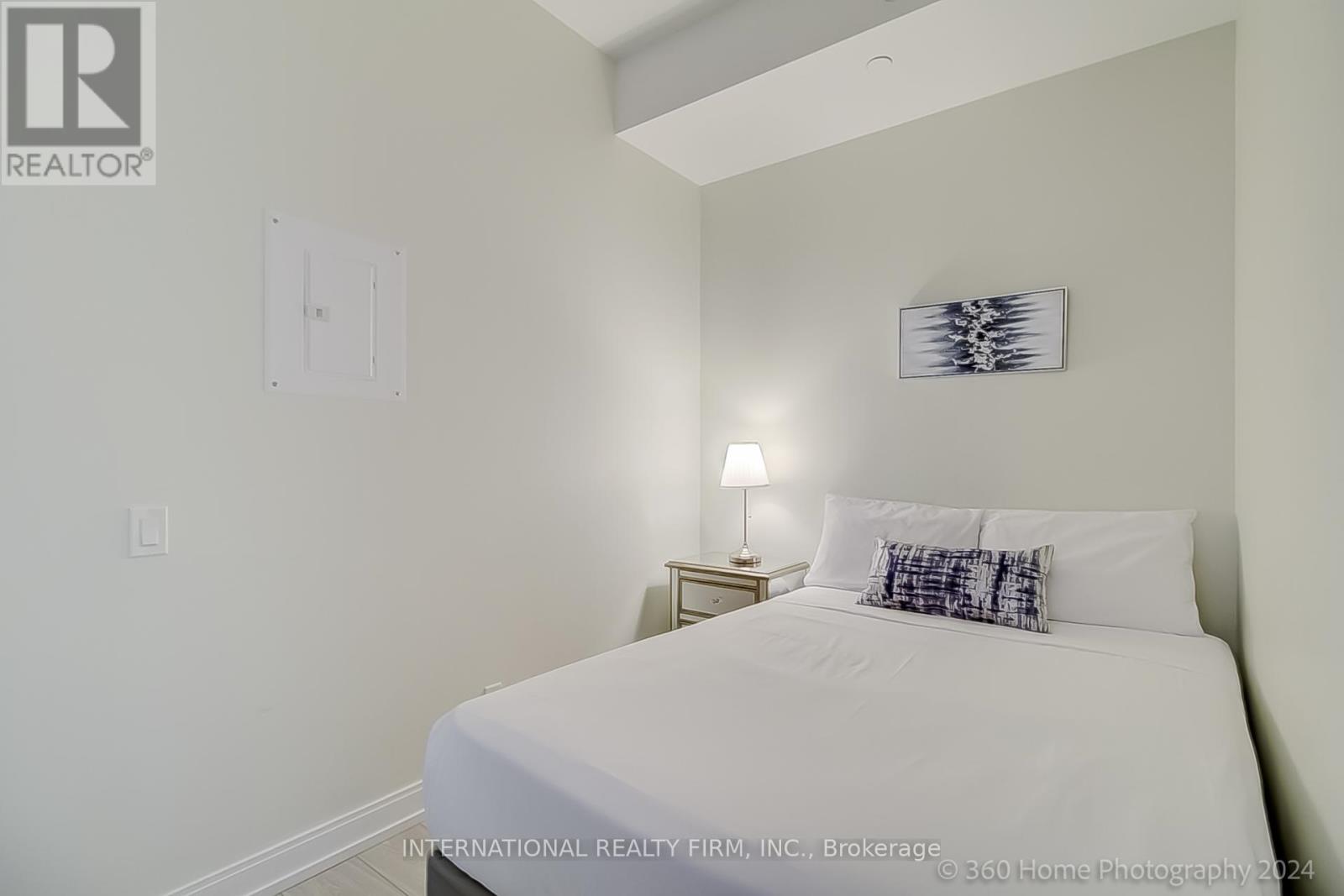 2502 - 181 Dundas Street E, Toronto, Ontario  M5A 0N5 - Photo 17 - C12871194