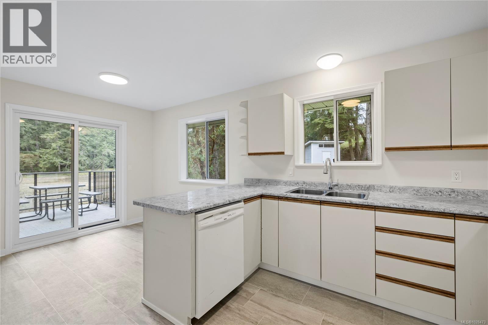 1665 Northwest Bay Rd, Nanoose Bay, British Columbia  V9P 9C4 - Photo 9 - 1028473