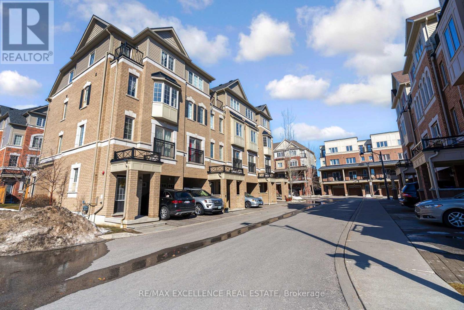 34 Pony Path, Oshawa, Ontario  L1L 0L1 - Photo 3 - E12870866