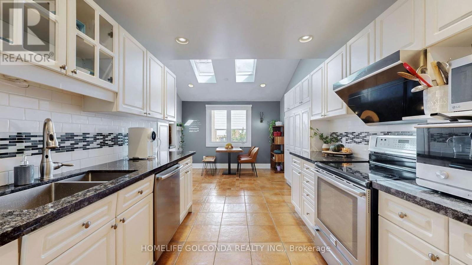 54 Senator Reesor's Drive, Markham (Sherwood-Amberglen), Ontario  L3P 3E2 - Photo 14 - N12870986