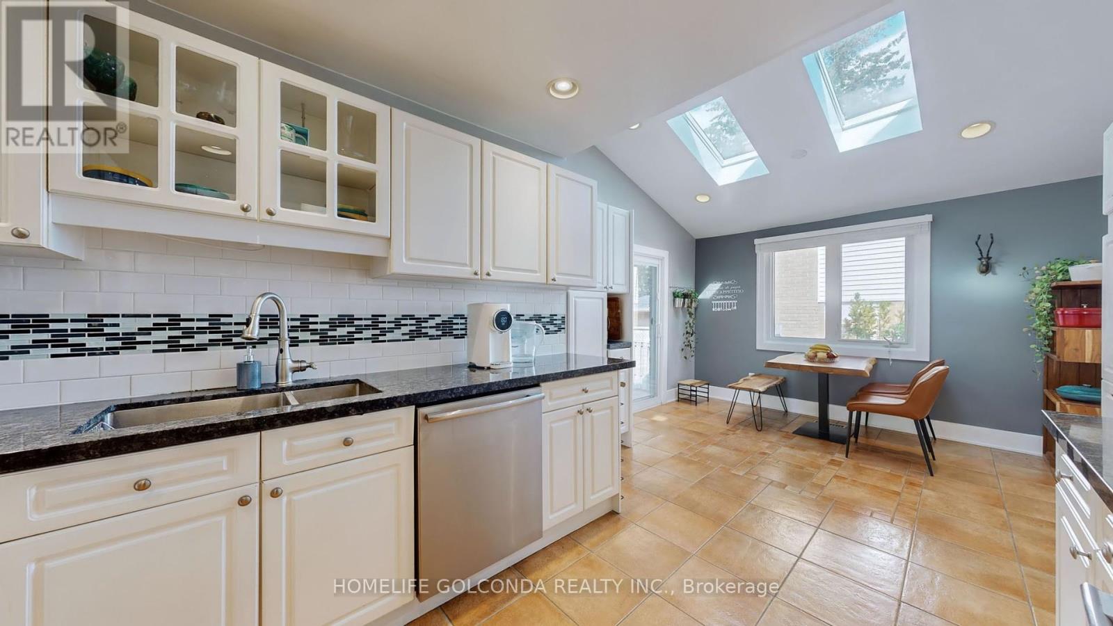 54 Senator Reesor's Drive, Markham (Sherwood-Amberglen), Ontario  L3P 3E2 - Photo 18 - N12870986