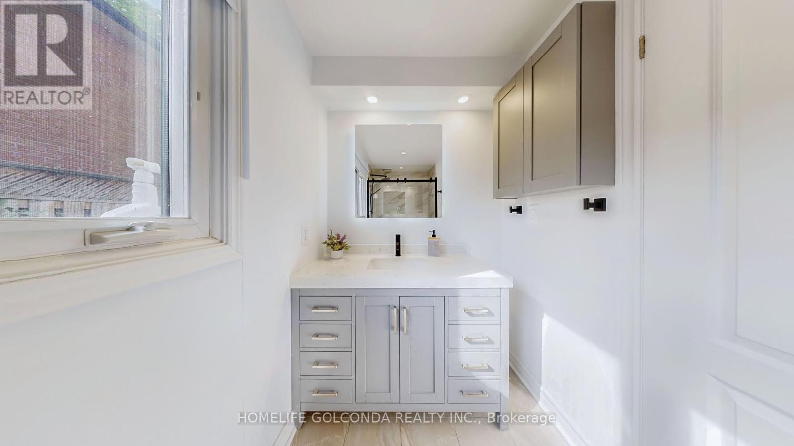 54 Senator Reesor's Drive, Markham (Sherwood-Amberglen), Ontario  L3P 3E2 - Photo 32 - N12870986