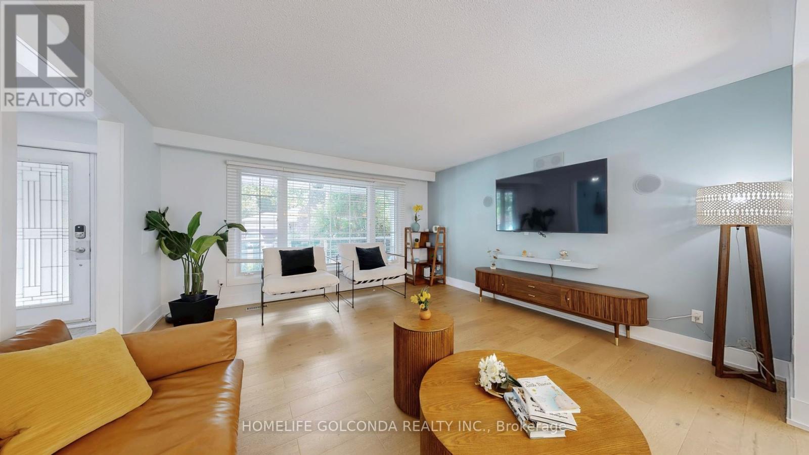 54 Senator Reesor's Drive, Markham (Sherwood-Amberglen), Ontario  L3P 3E2 - Photo 4 - N12870986