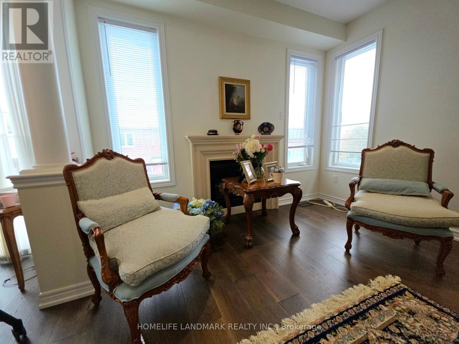 41 Mansard Drive W, Richmond Hill (Jefferson), Ontario  L4E 0L7 - Photo 10 - N12871020